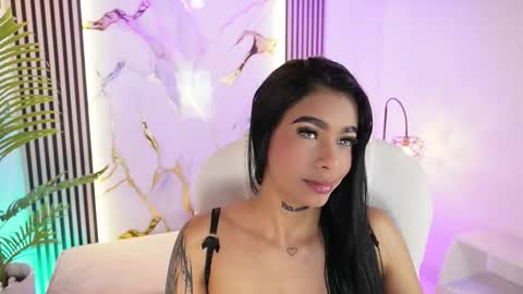 Snapshot of meganlowell chatting on November 2025 07:50:02 PM Megan Lowell online show from November 2025 07:50:02 PM