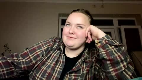 Snapshot of meganmouriss chatting on December 2025 10:59:02 PM Megan online show from December 2025 10:59:02 PM