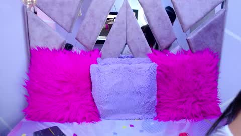 Snapshot of megann_noa chatting on October 2025 09:00:02 PM Megann Noa online show from October 2025 09:00:02 PM