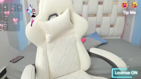 Snapshot of meganqueen2 chatting on November 2025 06:19:01 PM Megan Queen online show from November 2025 06:19:01 PM