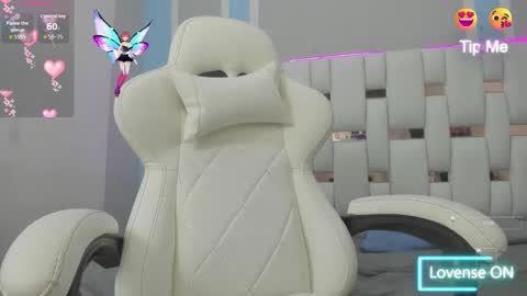 Snapshot of meganqueen2 chatting on November 2025 12:16:01 PM Megan Queen online show from November 2025 12:16:01 PM