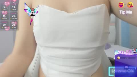 Snapshot of meganqueen2 chatting on December 2025 11:50:01 AM Megan Queen online show from December 2025 11:50:01 AM