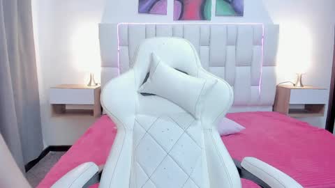 Snapshot of meganqueen2 chatting on March 2026 01:44:02 PM Megan Queen online show from March 2026 01:44:02 PM