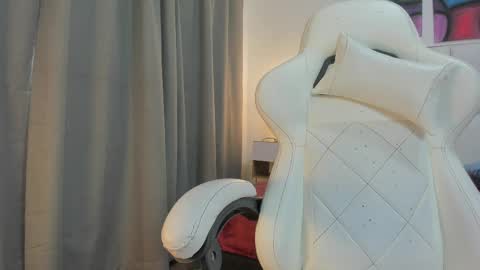 Megan Queen online show from May 2026 12:22:02 PM