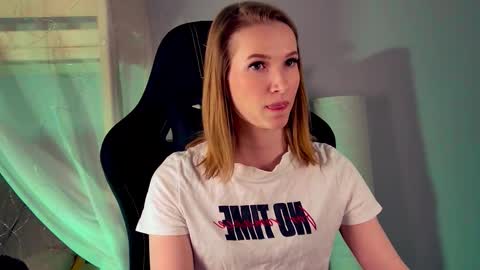 Snapshot of meganrodgers chatting on February 2026 06:23:01 PM megan online show from February 2026 06:23:01 PM