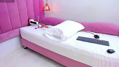 Megan  online show from October 2025 08:18:02 PM