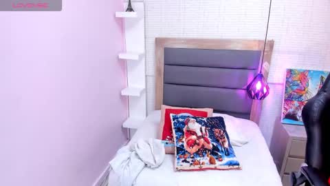 Snapshot of meganzarick chatting on December 2025 03:23:02 AM M E G A N online show from December 2025 03:23:02 AM