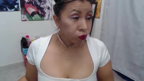 Snapshot of megara_love chatting on April 2026 03:20:01 PM megara_love online show from April 2026 03:20:01 PM