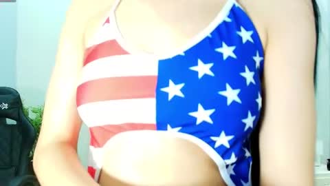 Snapshot of meggan_luxx chatting on July 2026 11:05:02 AM MEGGAN LUXX online show from July 2026 11:05:02 AM