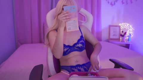 Meggie 1J online show from February 2026 11:13:01 PM