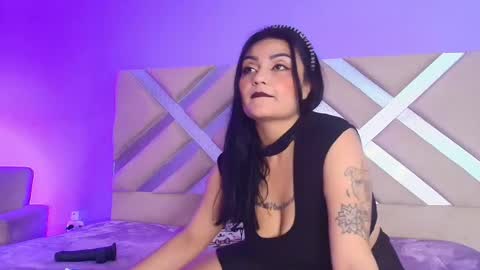 Snapshot of mei_kora chatting on November 2025 04:05:01 AM Mel online show from November 2025 04:05:01 AM