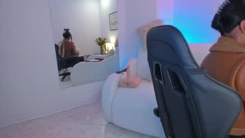 melan_owen online show from June 2026 11:03:01 AM