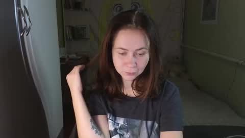 Snapshot of melania____ chatting on November 2025 07:27:02 PM Mila online show from November 2025 07:27:02 PM