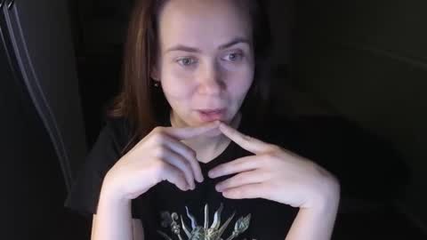 Snapshot of melania____ chatting on November 2025 08:35:02 PM Mila online show from November 2025 08:35:02 PM