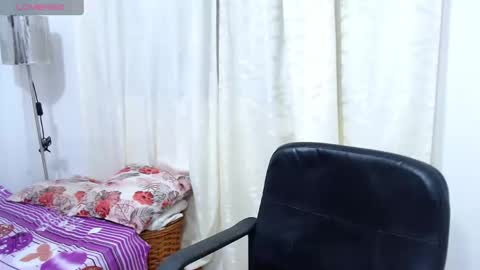 Snapshot of melaniacosta chatting on December 2024 12:27:01 AM melani online show from December 2024 12:27:01 AM