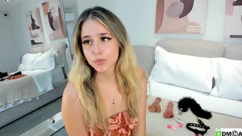 Melanie Baez online show from February 2025 09:04:01 AM