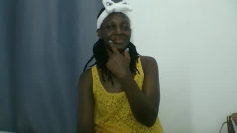 Snapshot of melanie_goddesss chatting on September 2025 10:21:02 PM milly online show from September 2025 10:21:02 PM