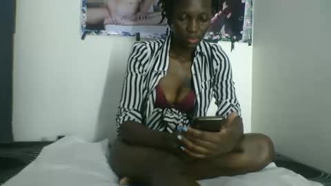 Snapshot of melanie_goddesss chatting on September 2025 06:53:01 PM milly online show from September 2025 06:53:01 PM