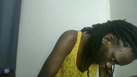 Snapshot of melanie_goddesss chatting on September 2025 11:51:01 PM milly online show from September 2025 11:51:01 PM