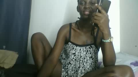 Snapshot of melanie_goddesss chatting on September 2025 07:06:02 PM milly online show from September 2025 07:06:02 PM