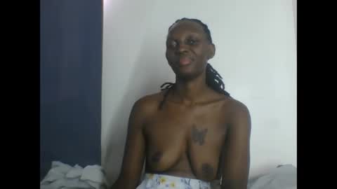 Snapshot of melanie_goddesss chatting on October 2025 11:09:01 AM milly online show from October 2025 11:09:01 AM