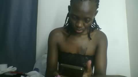 Snapshot of melanie_goddesss chatting on October 2025 06:41:02 PM milly online show from October 2025 06:41:02 PM