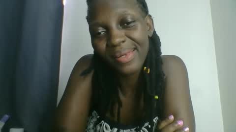 Snapshot of melanie_goddesss chatting on October 2025 07:09:02 AM milly online show from October 2025 07:09:02 AM