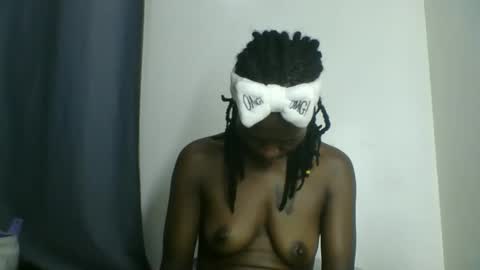 Snapshot of melanie_goddesss chatting on October 2025 07:46:02 PM milly online show from October 2025 07:46:02 PM