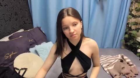 Melanie online show from November 2025 08:52:02 AM