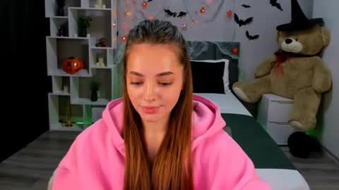 MelanieAlves online show from October 2025 06:30:01 PM