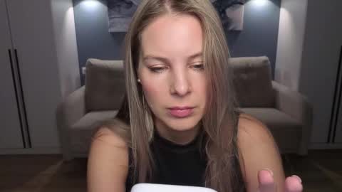 Melanie Bennett online show from December 2025 06:07:02 AM