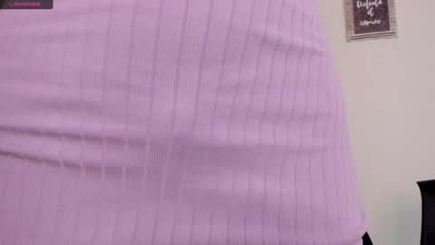 Snapshot of melaniie_roussel chatting on December 2024 04:18:01 AM melaniie_roussel online show from December 2024 04:18:01 AM