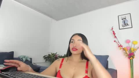 Snapshot of melaniie_roussel chatting on September 2025 12:32:02 AM melaniie_roussel online show from September 2025 12:32:02 AM