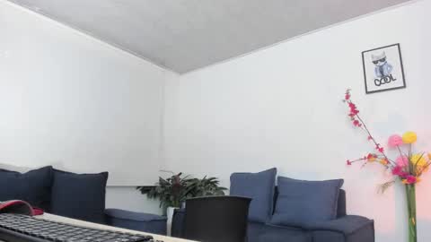 Snapshot of melaniie_roussel chatting on October 2025 12:44:01 AM melaniie_roussel online show from October 2025 12:44:01 AM