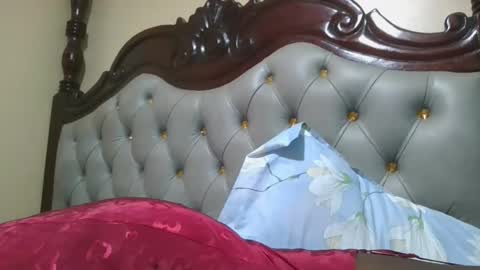 Snapshot of melaninblue chatting on March 2026 12:40:01 PM melaninblue online show from March 2026 12:40:01 PM