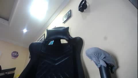 Snapshot of melany_isabella chatting on January 2025 06:31:01 PM melany online show from January 2025 06:31:01 PM