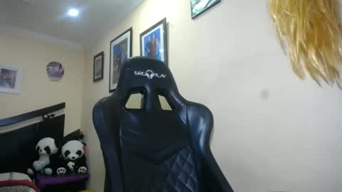 Snapshot of melany_isabella chatting on March 2025 03:53:01 PM melany online show from March 2025 03:53:01 PM