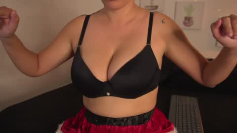melany online show from December 2024 10:51:02 PM