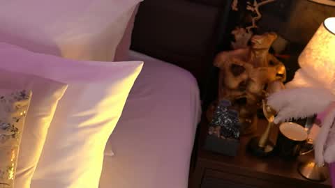 Mellanya online show from May 2026 02:42:01 AM