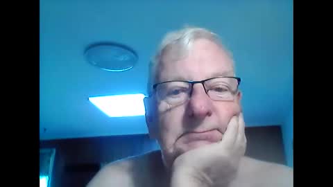 melbourne000 online show from April 2026 03:56:01 AM