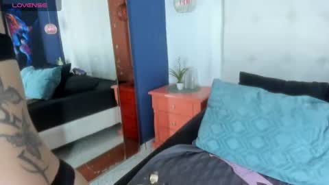 melifresita online show from June 2026 05:24:01 AM