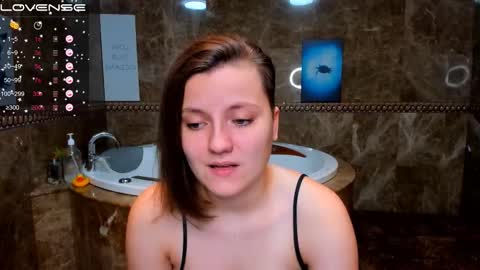 Melinda online show from October 2025 01:11:01 AM