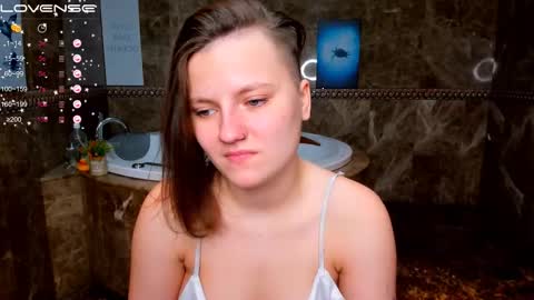 Melinda online show from November 2025 01:05:01 AM