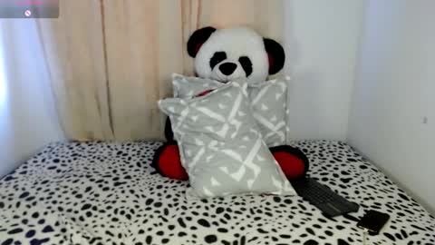 Snapshot of melinna706702 chatting on February 2025 10:59:01 PM melinna706702 online show from February 2025 10:59:01 PM