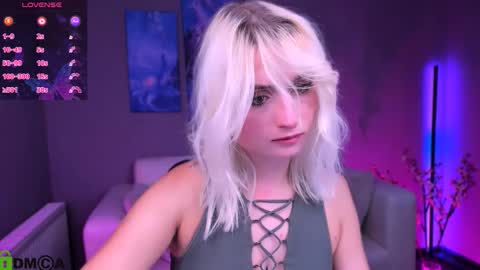 Melisa online show from October 2025 07:21:01 PM