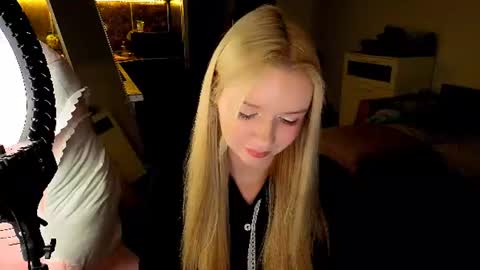 Mel or Lissa 3 Welcome here online show from July 2026 08:52:02 PM