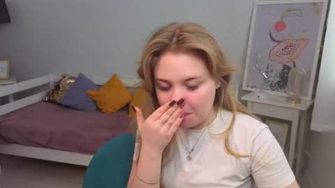 Sophia online show from April 2026 05:19:02 AM