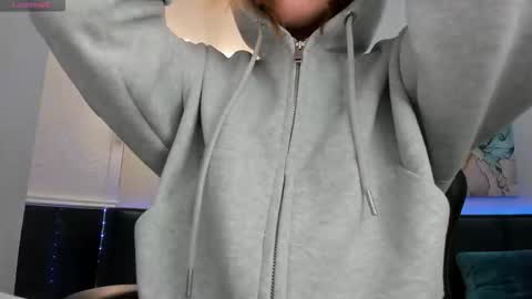 Snapshot of melissa__new22 chatting on January 2026 01:20:01 AM Hi I am Melissa online show from January 2026 01:20:01 AM