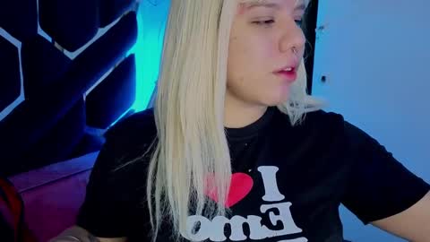 Lissa  online show from March 2026 07:02:02 PM