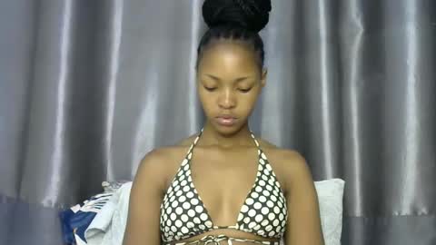 Snapshot of melissah_hot chatting on December 2025 08:37:02 PM melissah_hot online show from December 2025 08:37:02 PM